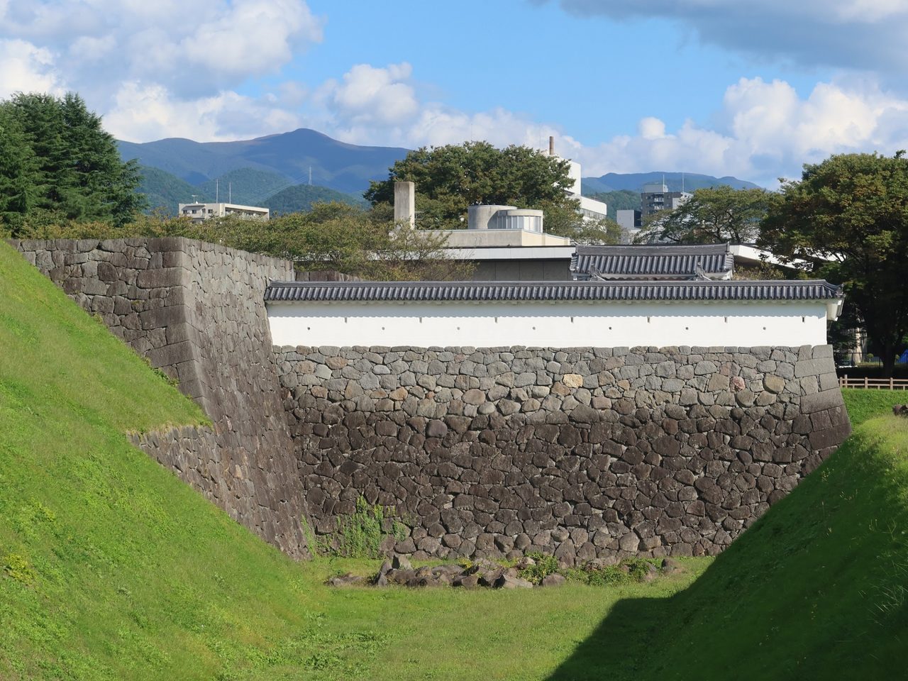 霞城公園