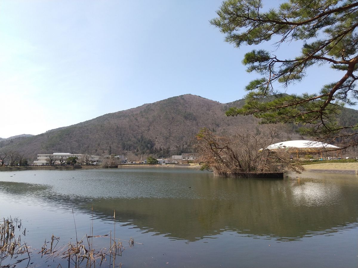 十六沼公園（ぴょんぴょんドーム）